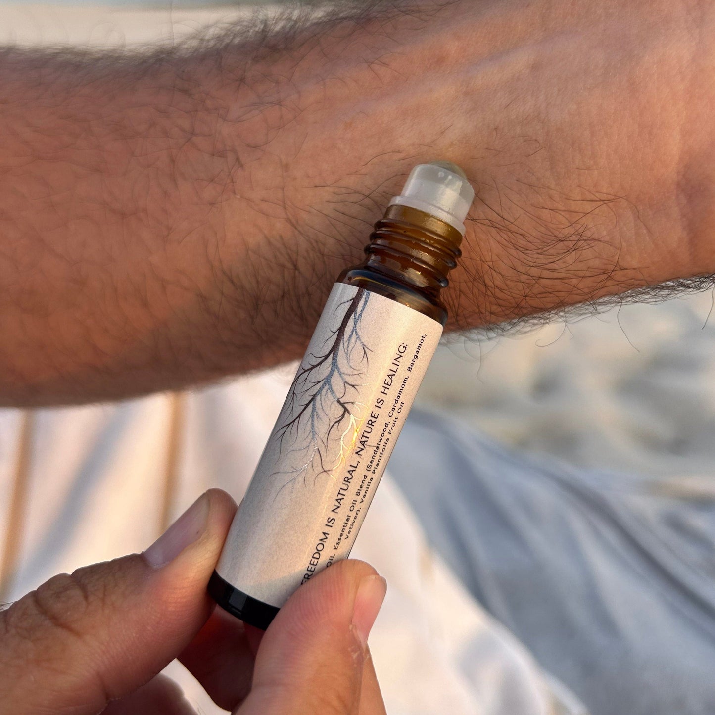 Rooted in Nature Essence Roll-On Oil