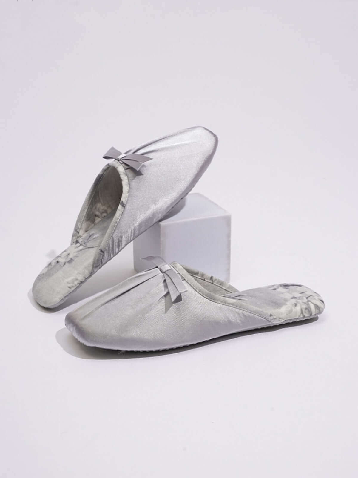 Chaussons à imprimé floral encre