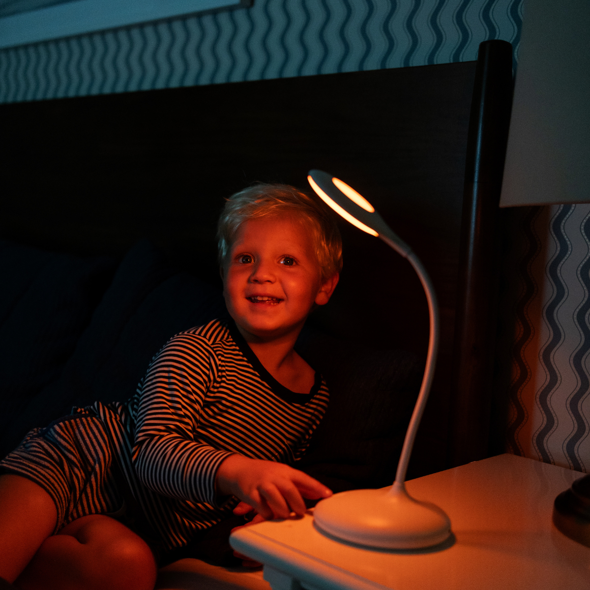 MoonNest - Lampe de table/de bureau/de chevet respectueuse du cycle circadien