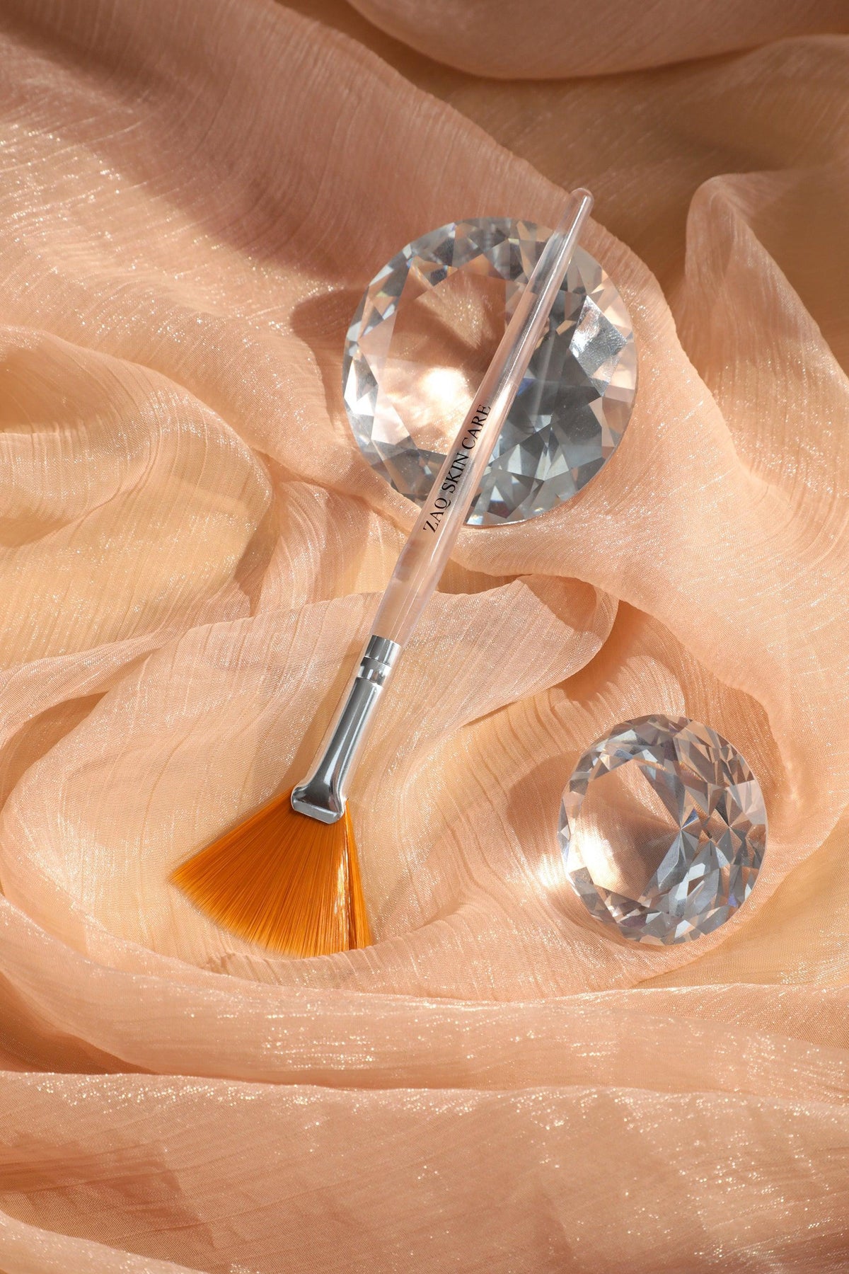 Pincel de abanico para mascarillas con cerdas sintéticas y mango acrílico
