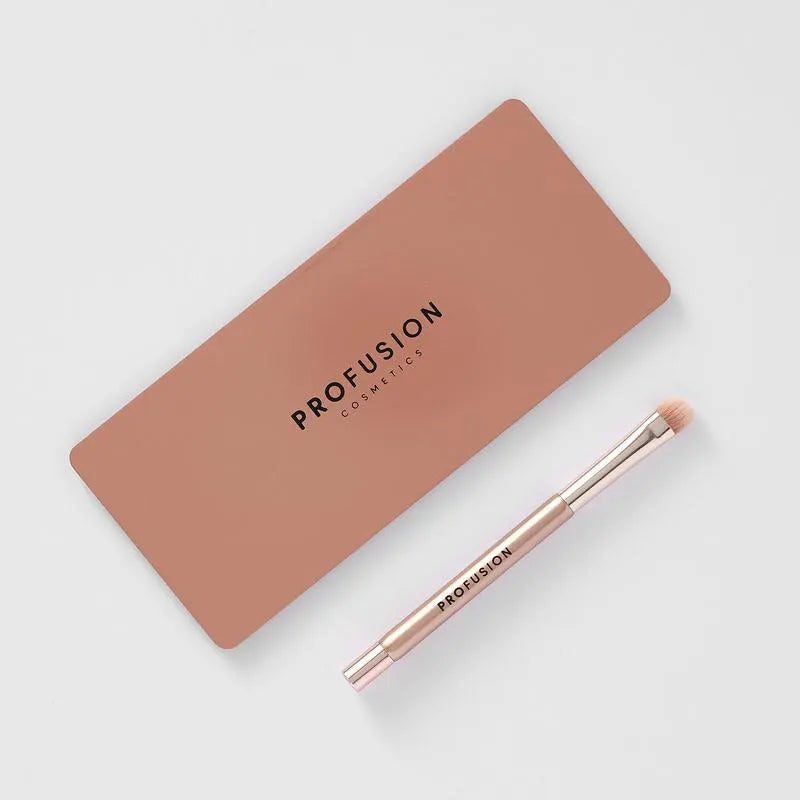 EXHIBICIÓN MAGNETIX Y PINCEL PARA SOMBRAS DE OJOS