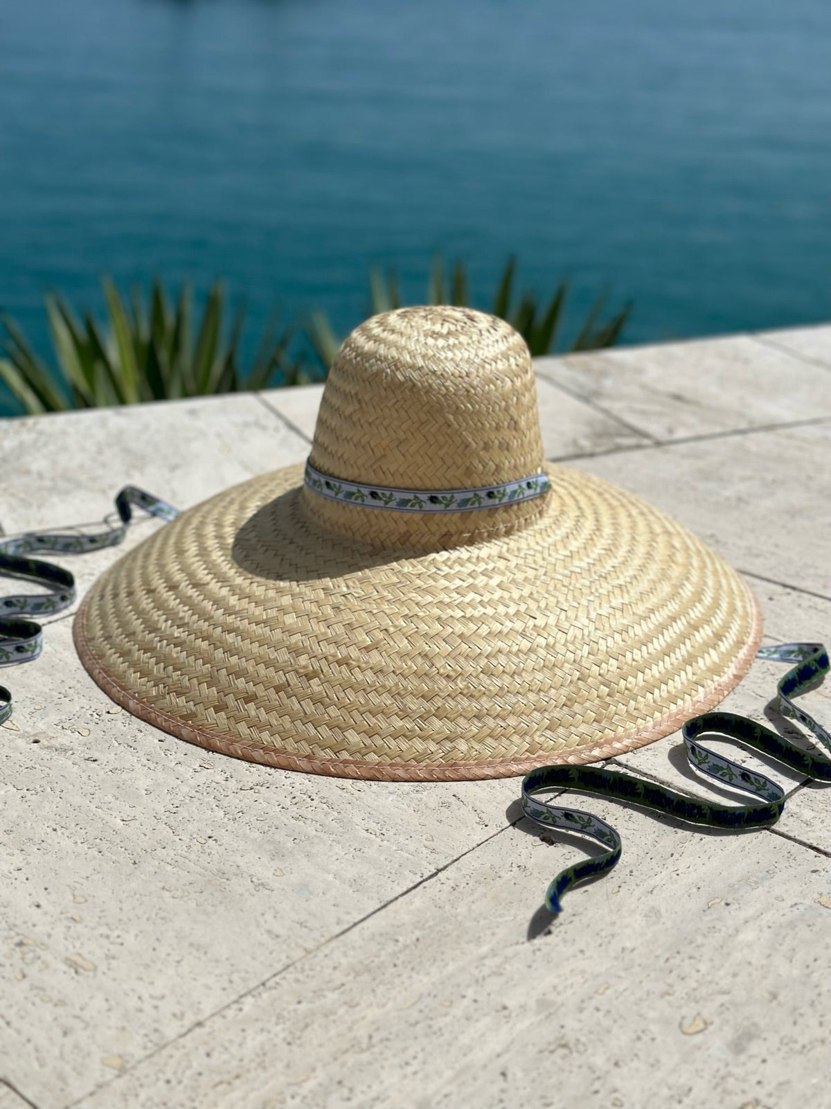 Sombrero para el sol con geranio - Cinta de grogrén oliva larga y fina