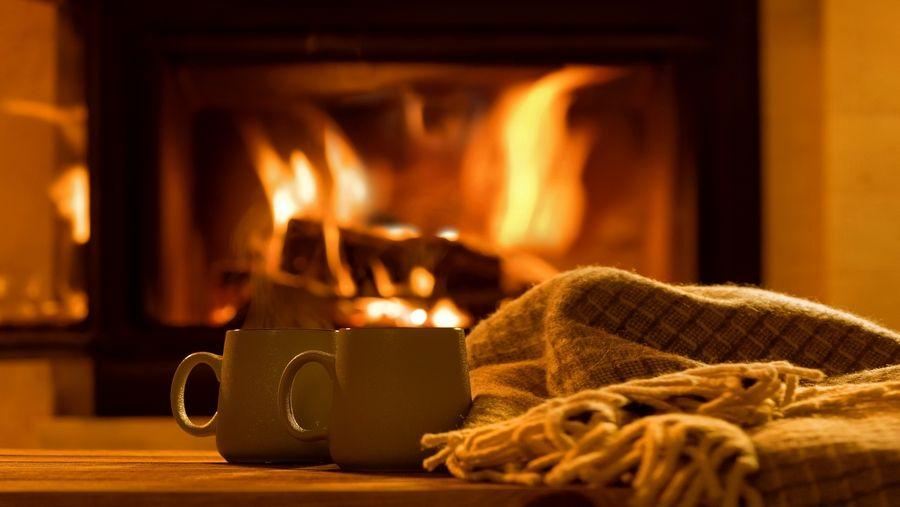 Fireside Soy Candle – Warm & Smoky Wood Scent | Mam Jam’s