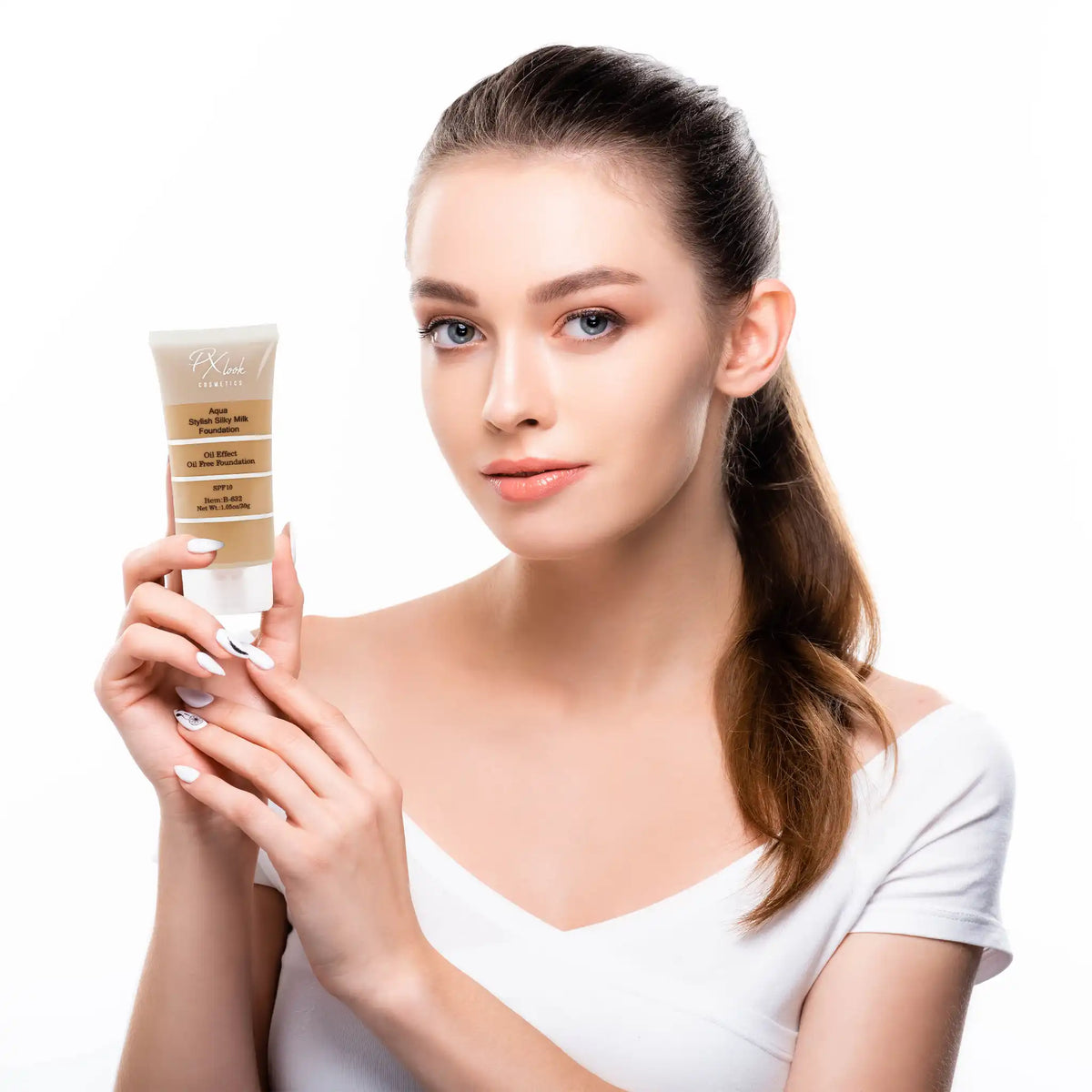Aqua Stylish Silky Milk Oil Free Foundation
