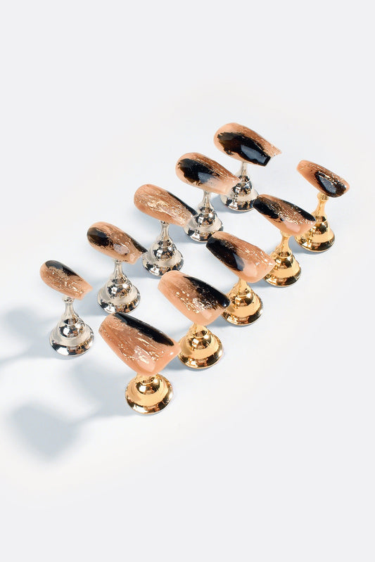 Dorado negro | Uñas de gel profesionales hechas a mano