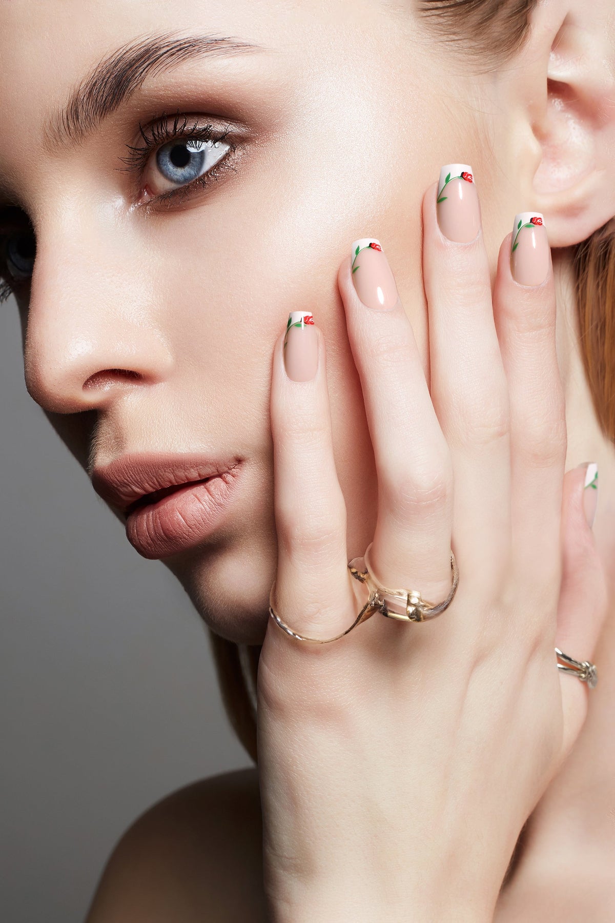 Corona de rosas | Uñas postizas suaves y duraderas