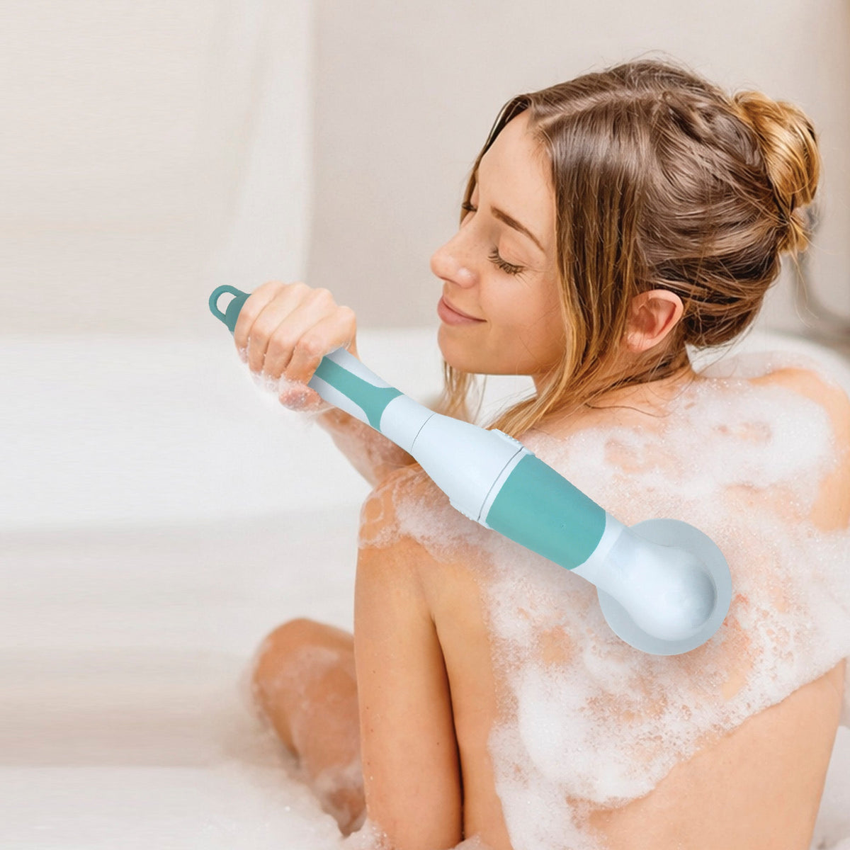 Cepillo de limpieza facial y corporal avanzado con mango extendido