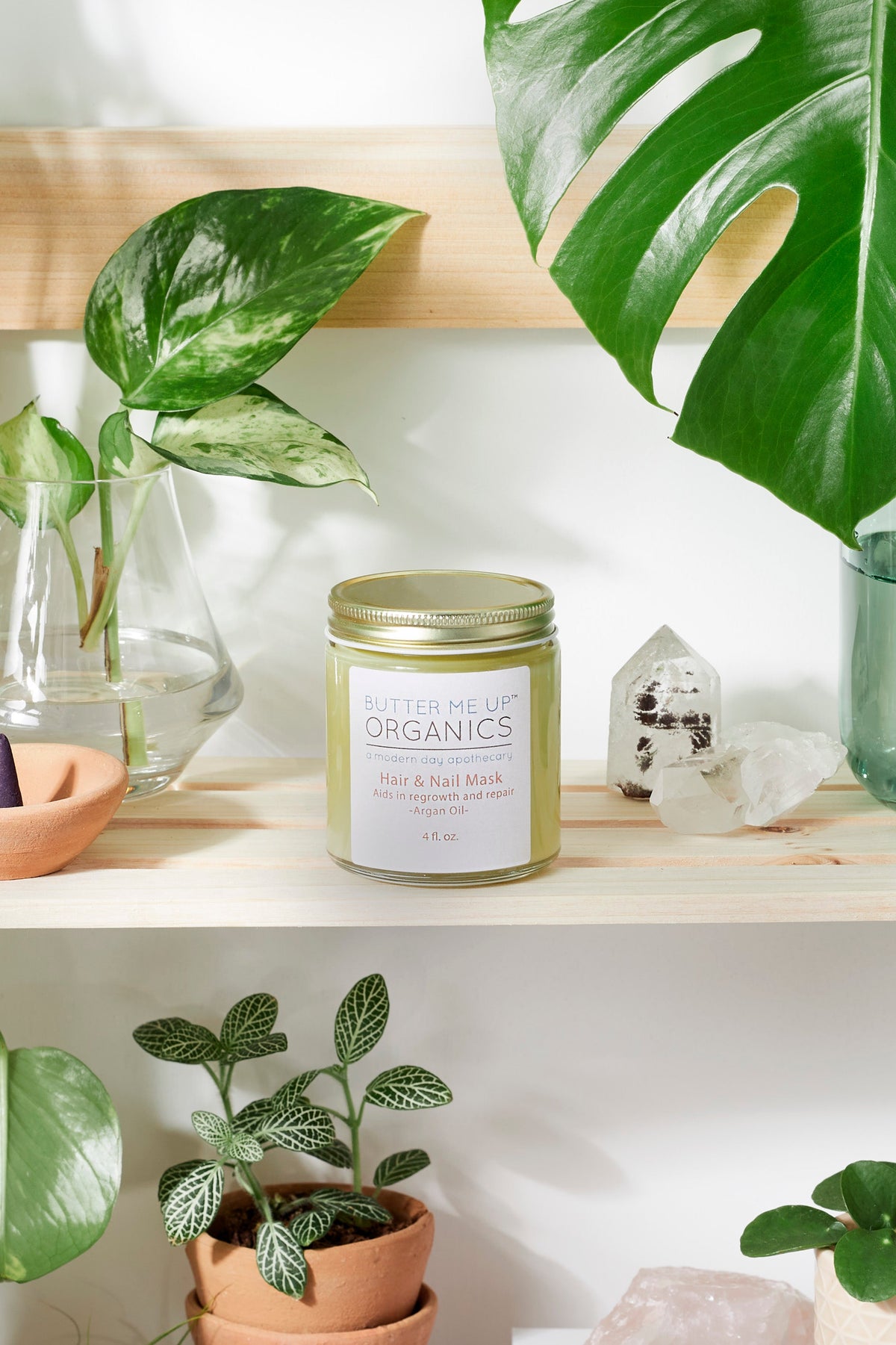 Mascarilla para cabello y uñas para un crecimiento del cabello largo y uñas sanas.
