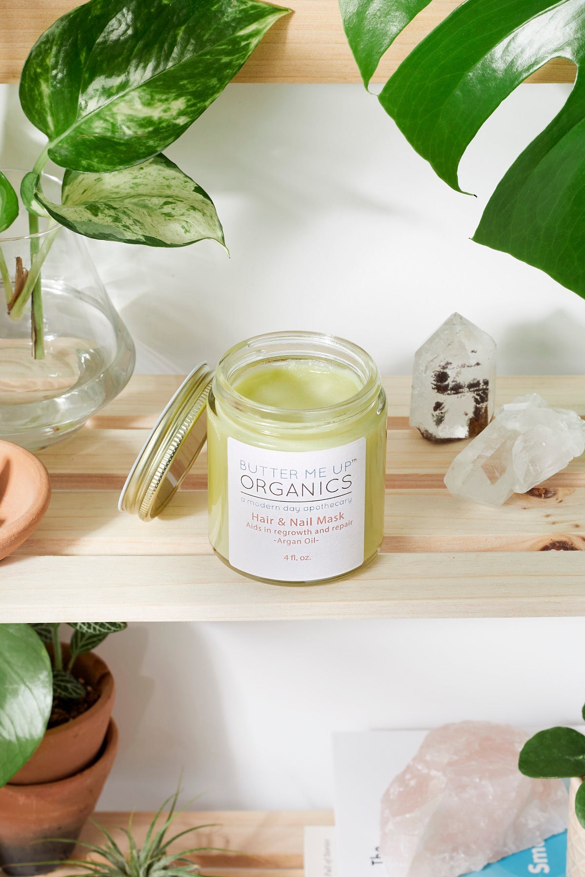 Mascarilla para cabello y uñas para un crecimiento del cabello largo y uñas sanas.