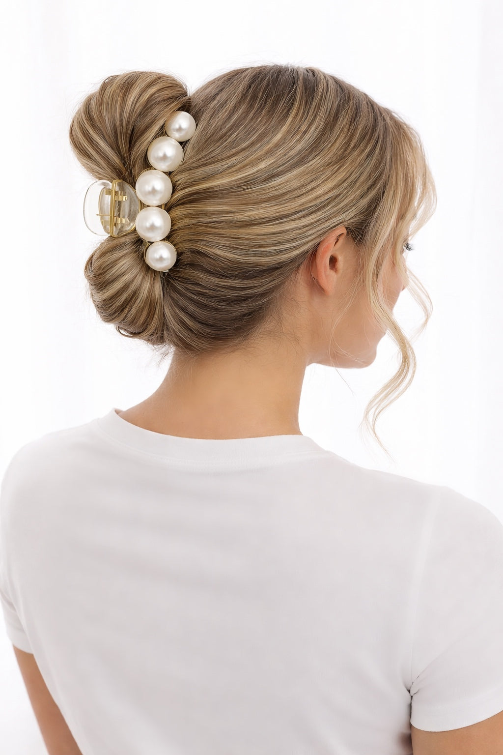 Rounded Pearl Claw Hair Clip