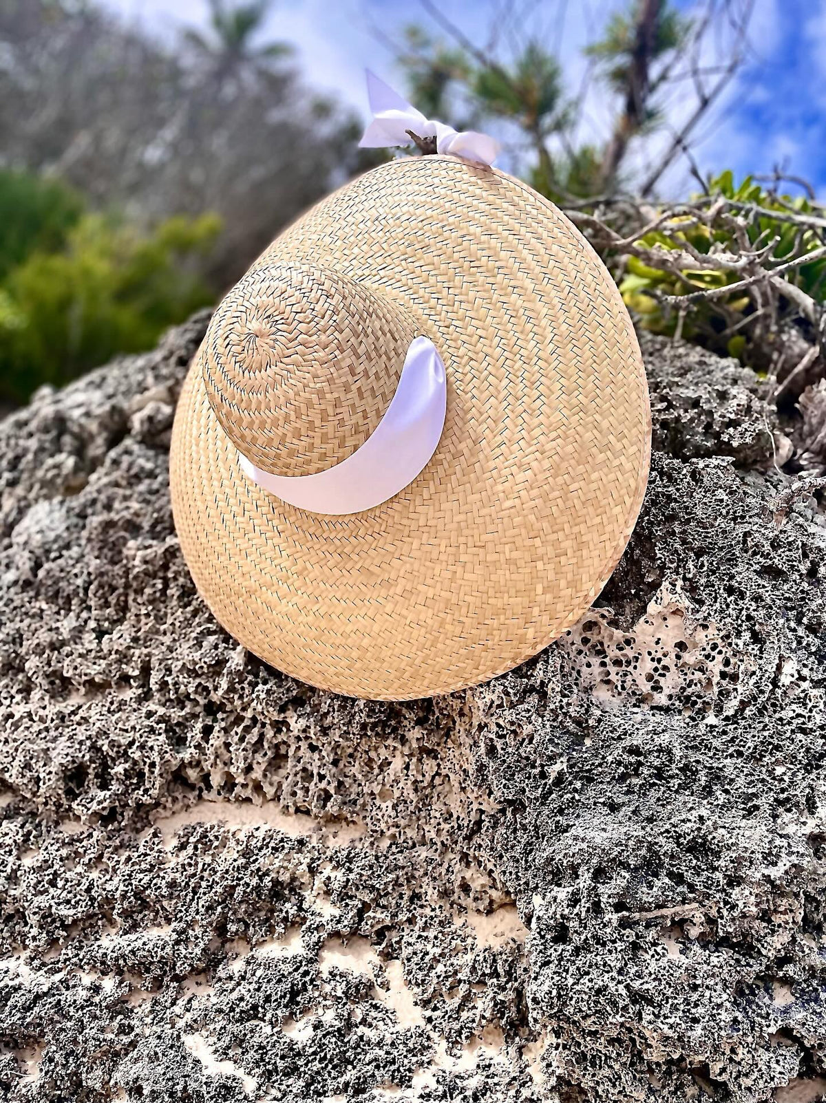 Sombrero para el sol con geranio - Cinta larga de grosgrain roja