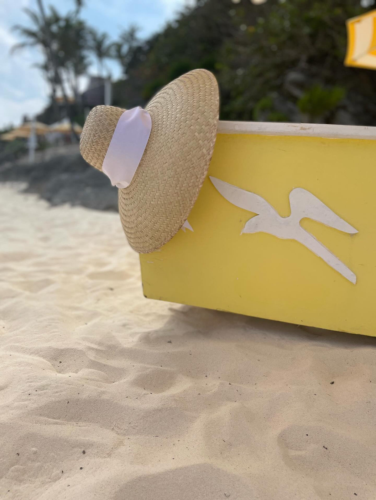 Sombrero para el sol con geranio - Cinta larga de grosgrain roja