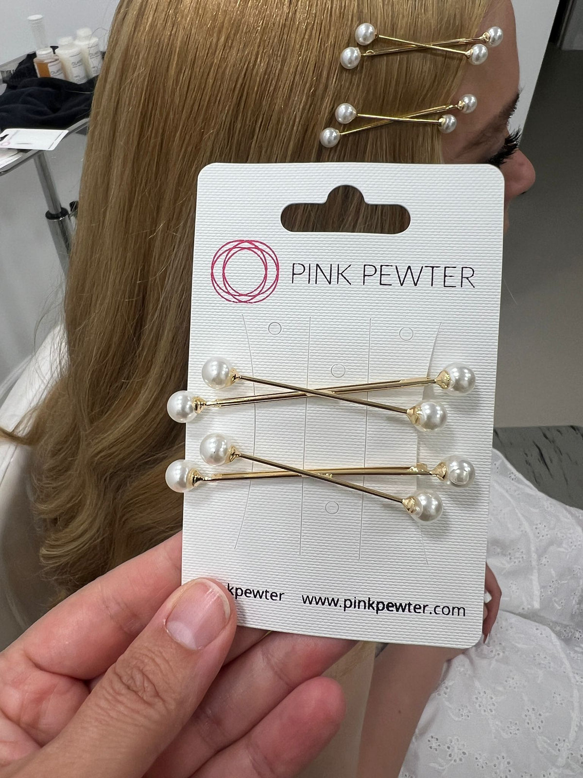 Elegante juego de dos horquillas para el pelo con diseño perlado