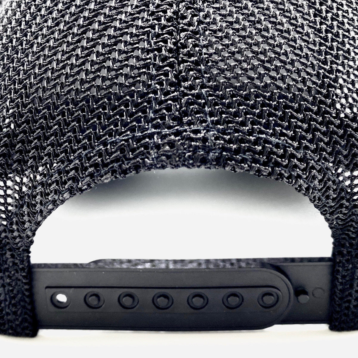 Artius Man Flexfit Trucker Snapback - Black