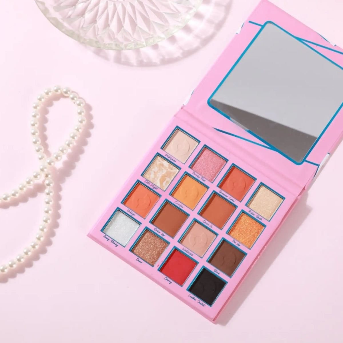 Fabulosa paleta de sombras de ojos de los años 50