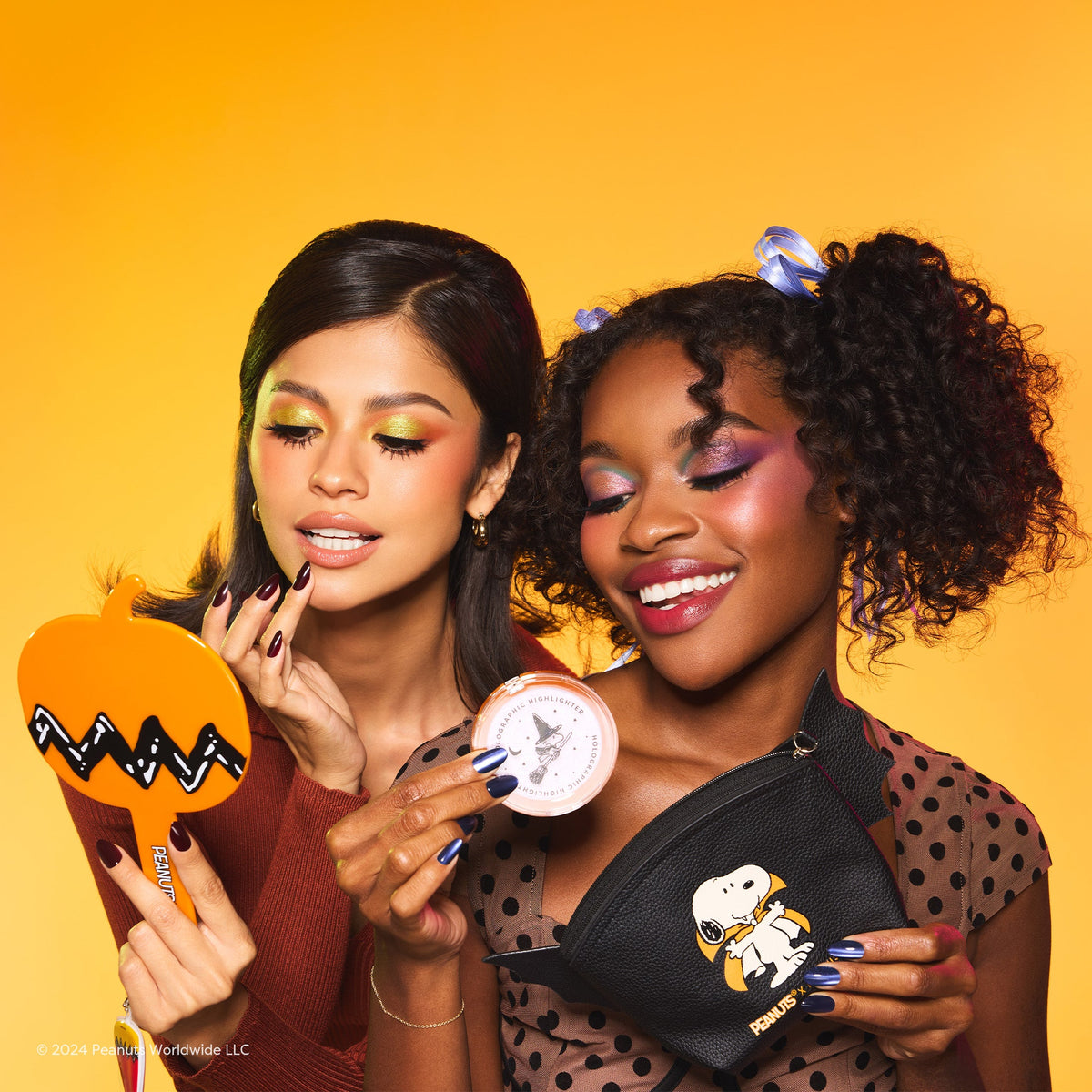 Peanuts Halloween | Iluminador holográfico con brillo espeluznante