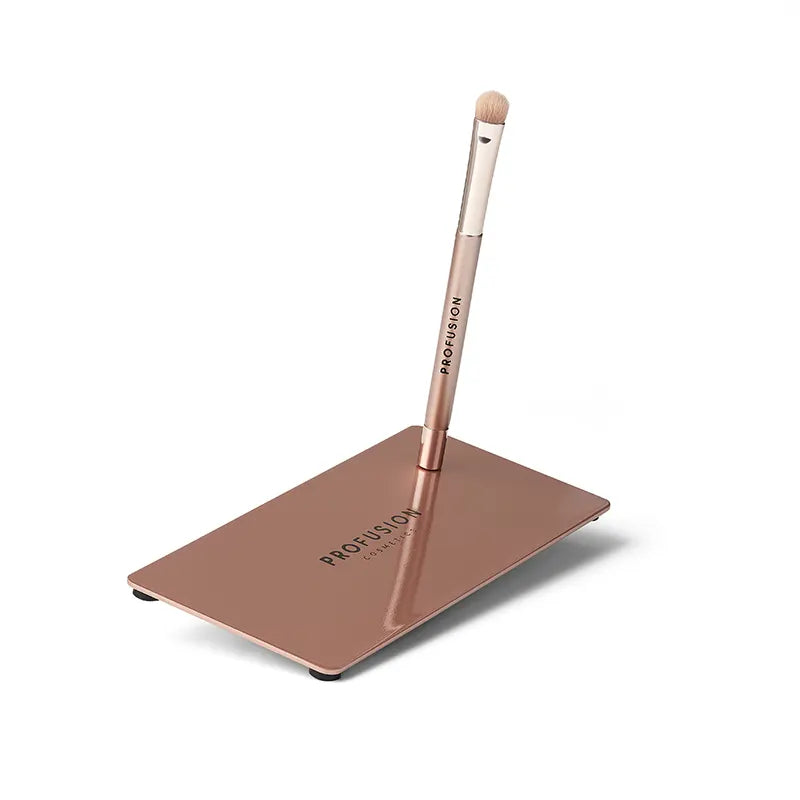 EXHIBICIÓN MAGNETIX Y PINCEL PARA SOMBRAS DE OJOS