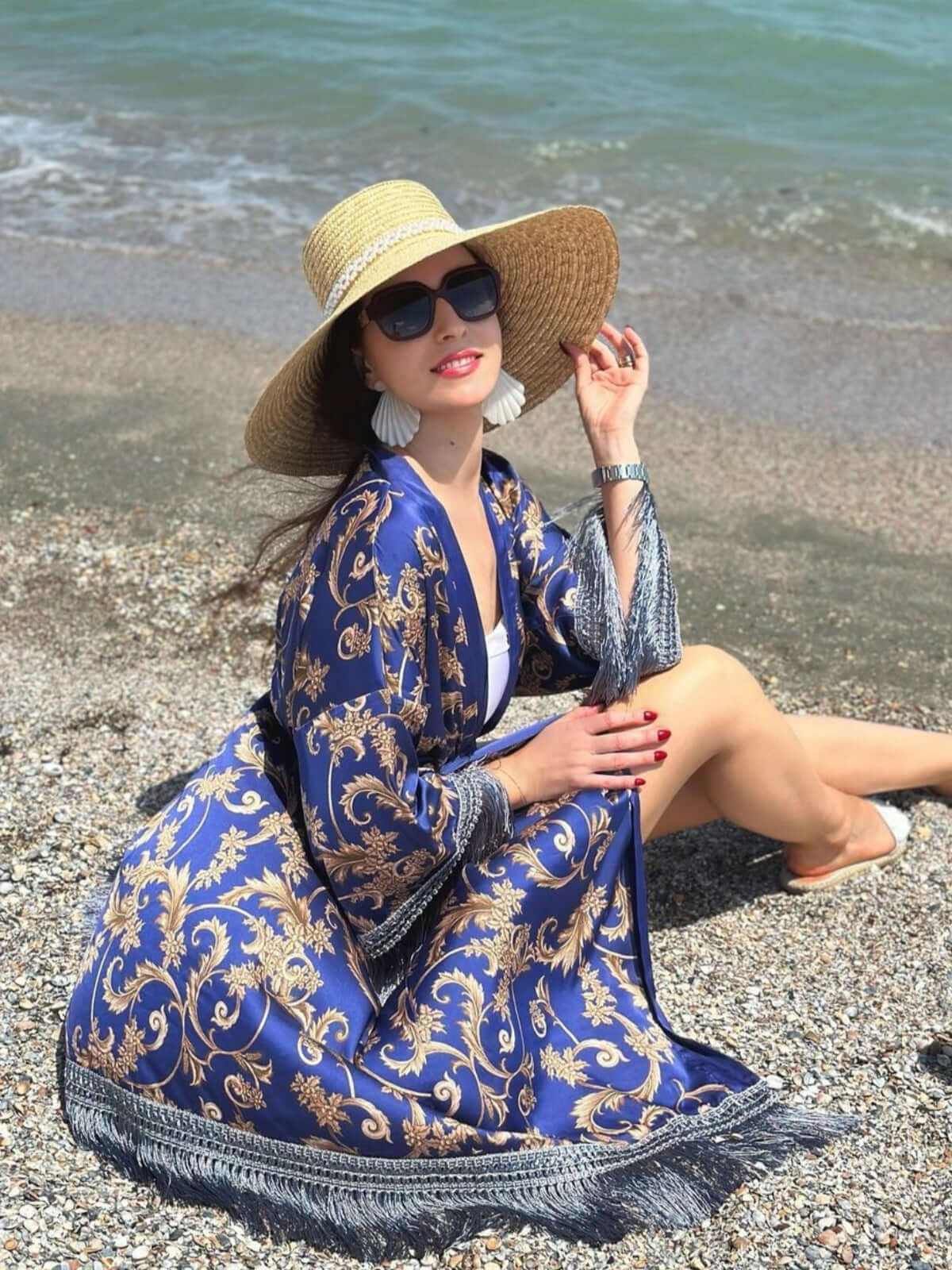 Bata kimono azul con borlas