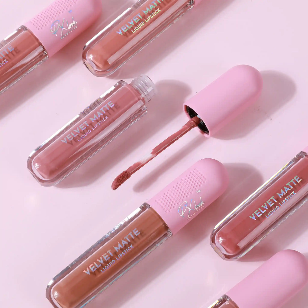 Lápiz labial líquido mate aterciopelado