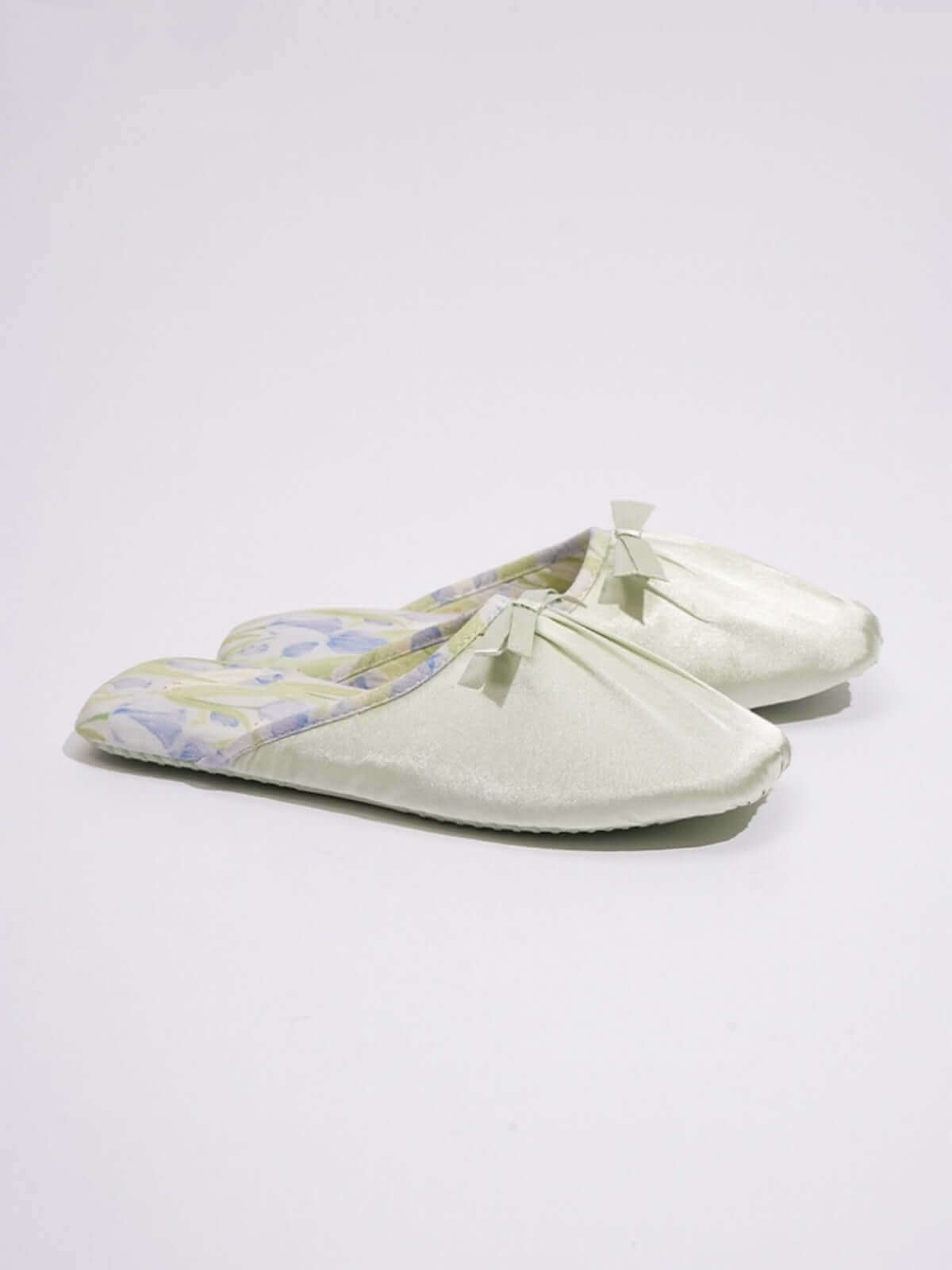 Chaussons à imprimé floral encre