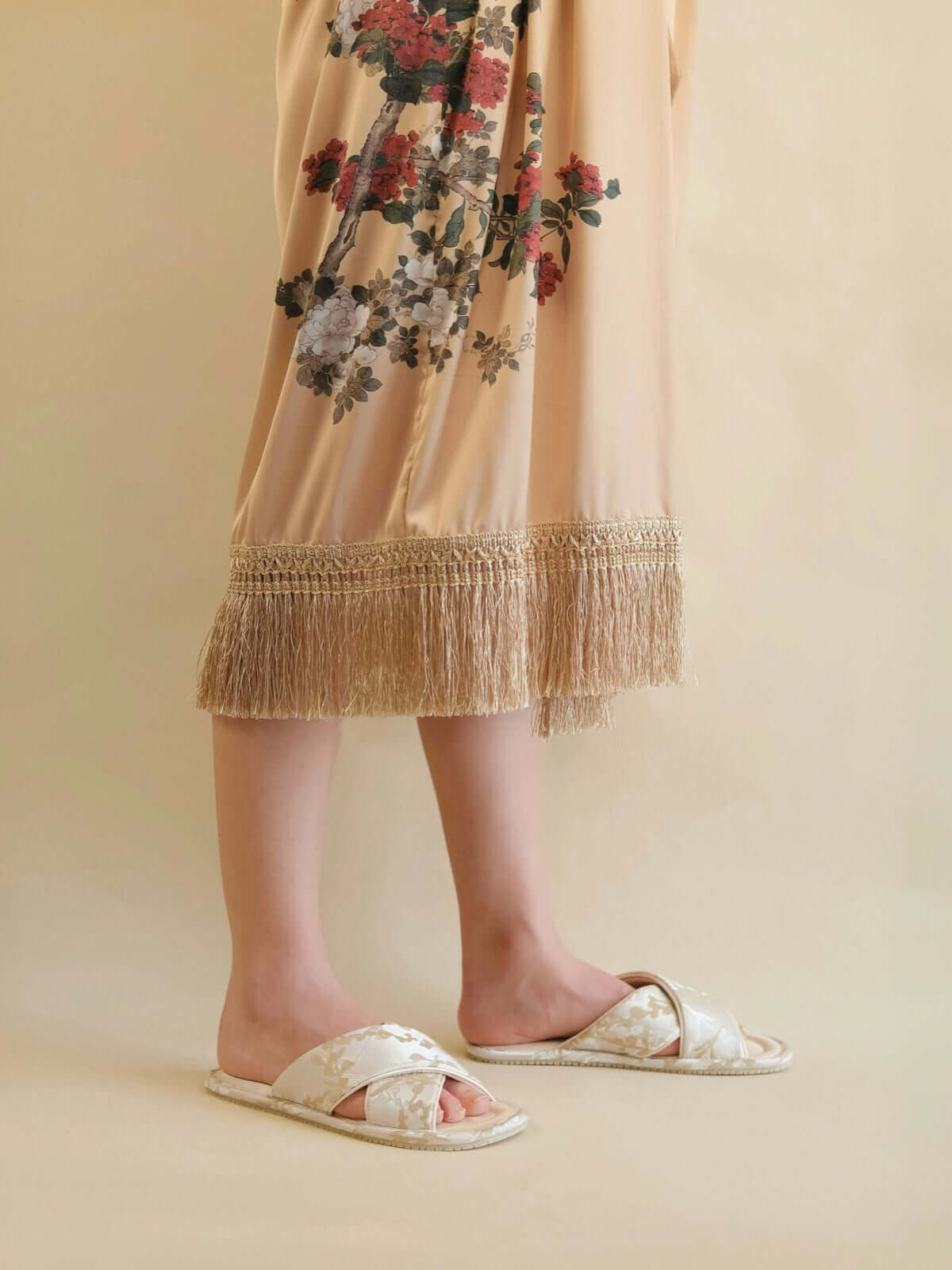 Mules brodées classiques à brides croisées