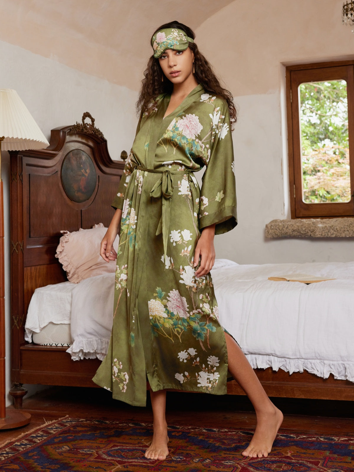 Bata kimono floral de oliva