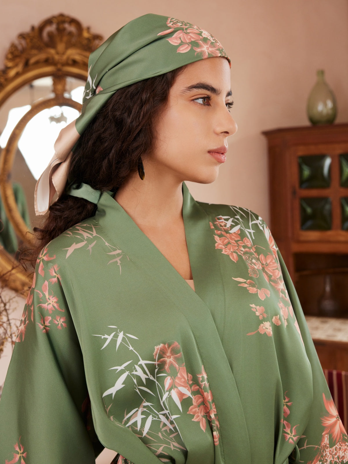 Bata kimono corta color oliva