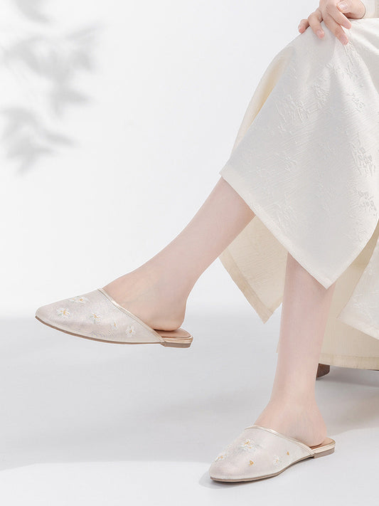 Oriental-Floral Mesh Closed-Toe Slippers