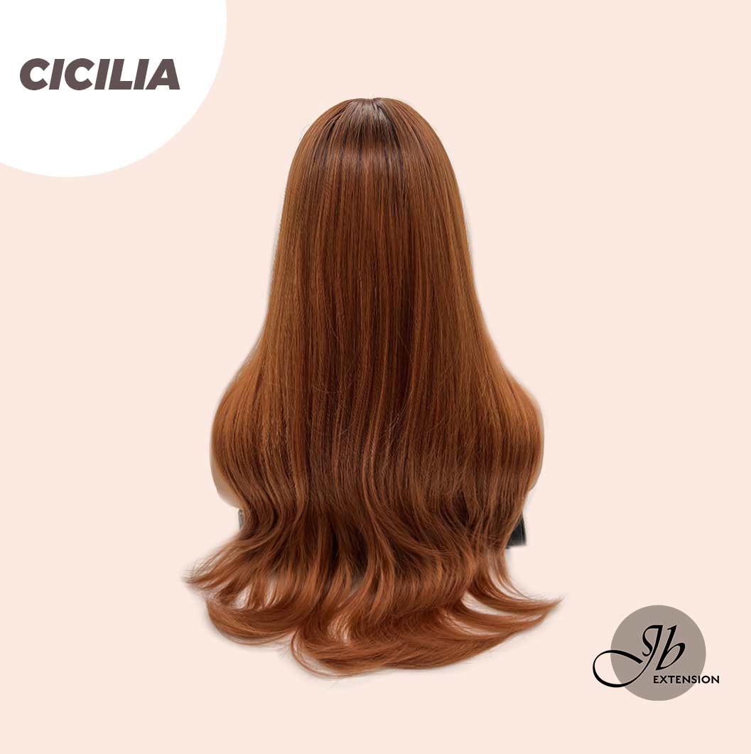 Copy her trendy hair look with CICILIA