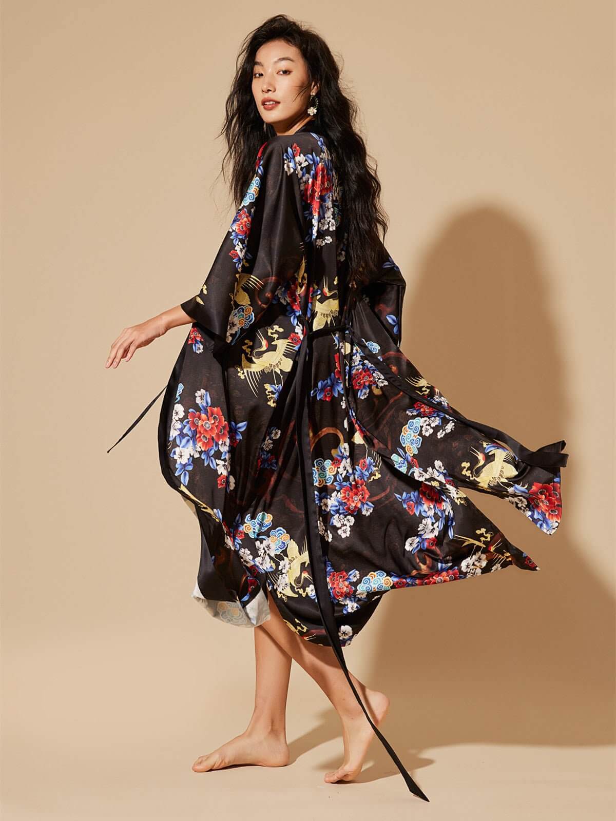Bata kimono con estampado floral de dragón