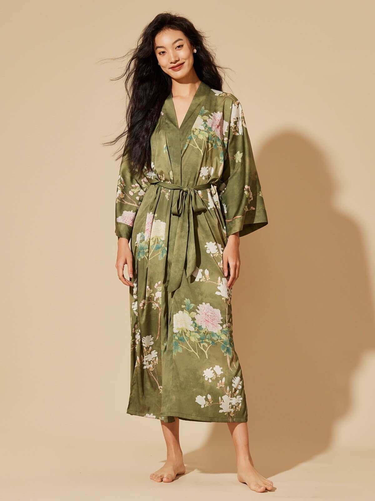 Bata kimono floral de oliva