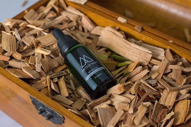 Classic Gentleman Sandalwood Beard Oil – Pure Sandalwood Beard Conditioning Oil (1 oz)