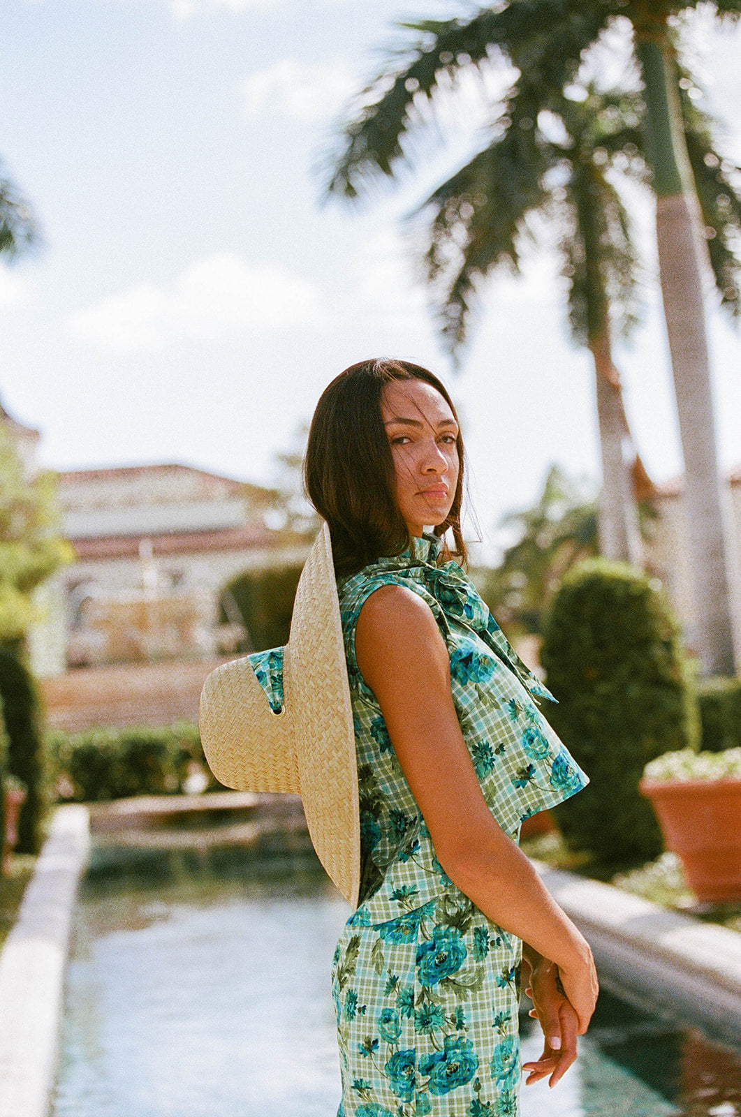 Sombrero para el sol con geranio - Cinta de grogrén oliva larga y fina