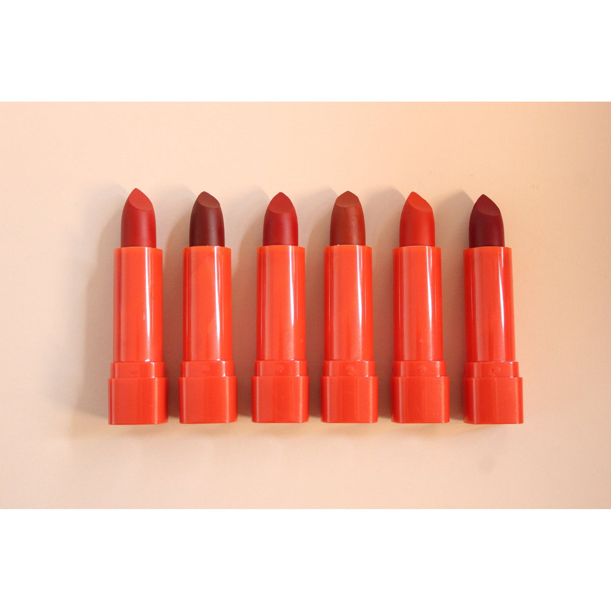 Lápiz labial rojo mate suave