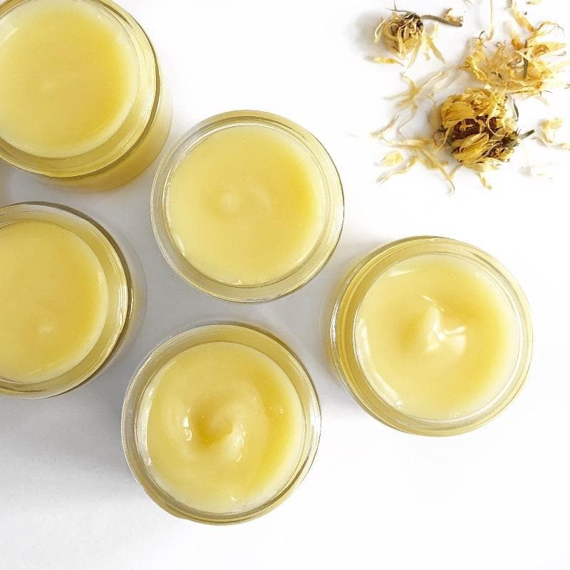 Crema para la piel con hierbas de abeja: humectante intenso con propóleo de abeja y jalea real.