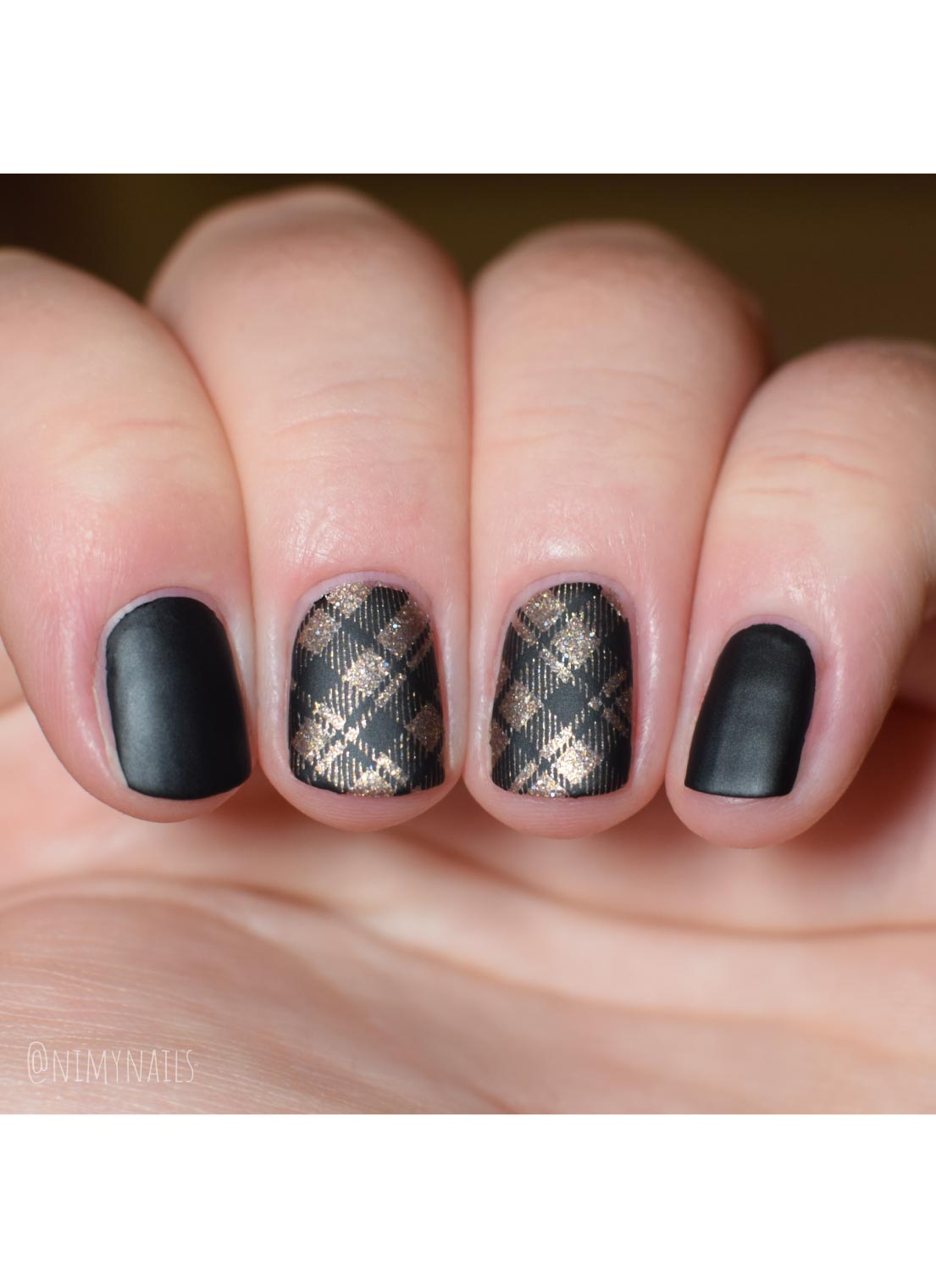 Pretty In Plaid-04