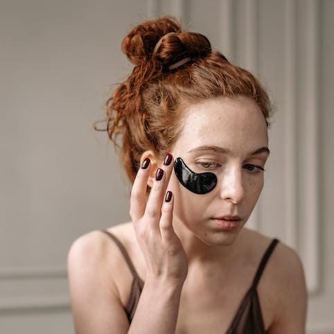 BLACK OBSIDIAN EYE MASK - DETOXIFYING