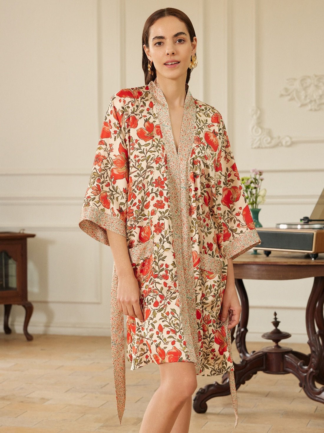 Pomegranate Garden Short Robe with Pockets | Daily Health & Beauty