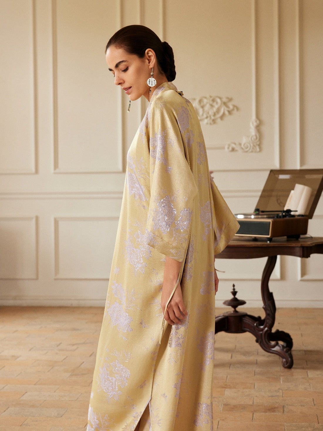 Reversible Lavender & Gold Jacquard Kimono Robe | Daily Health & Beauty