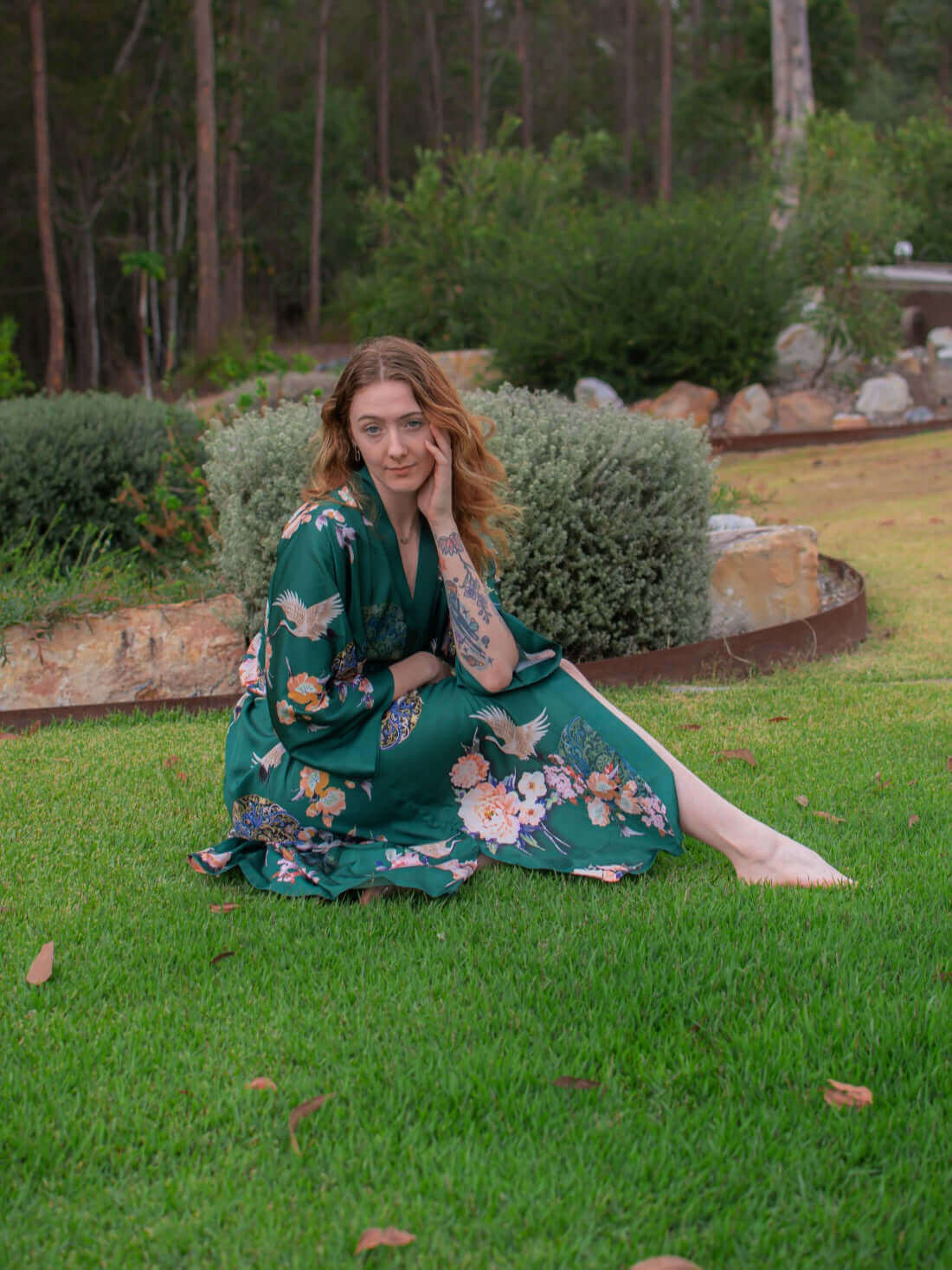 Bata kimono verde de grulla de jardín