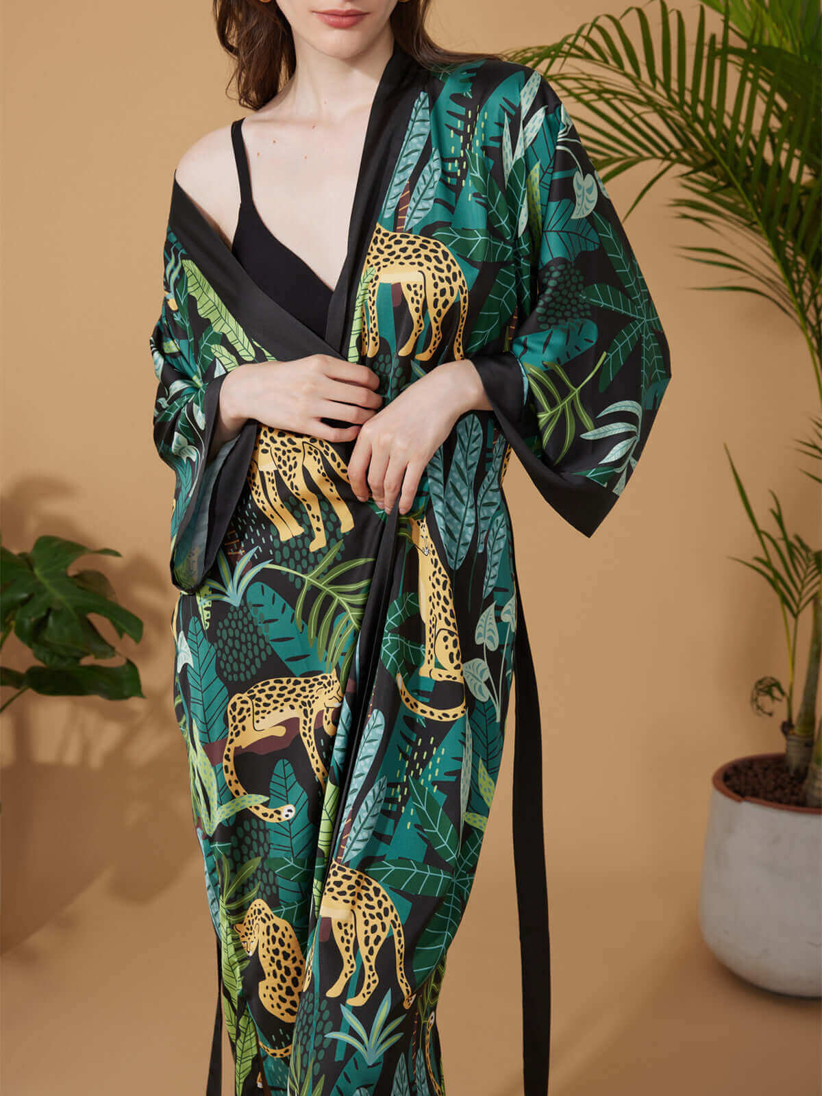 Kimono de leopardo negro