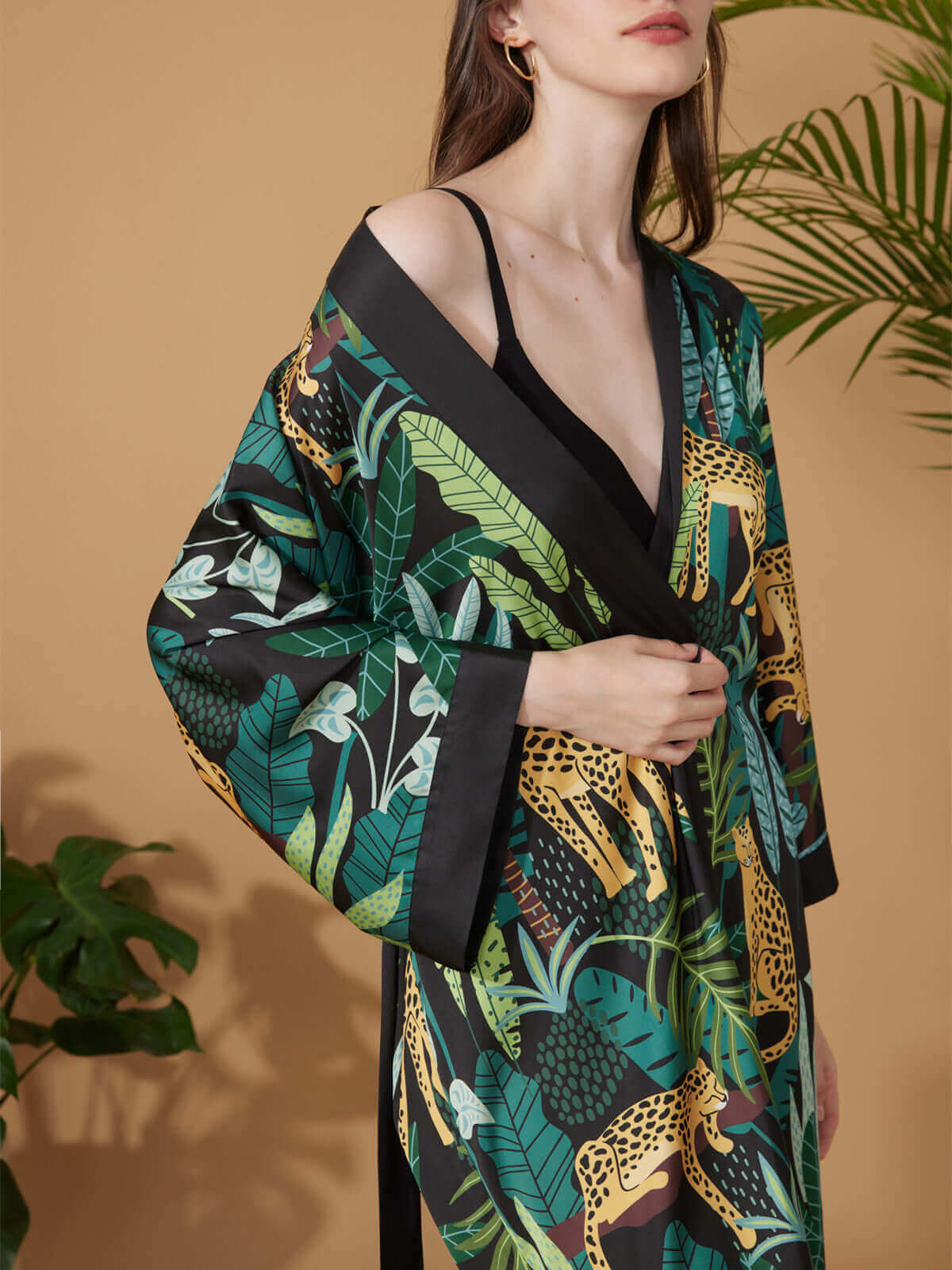 Kimono de leopardo negro