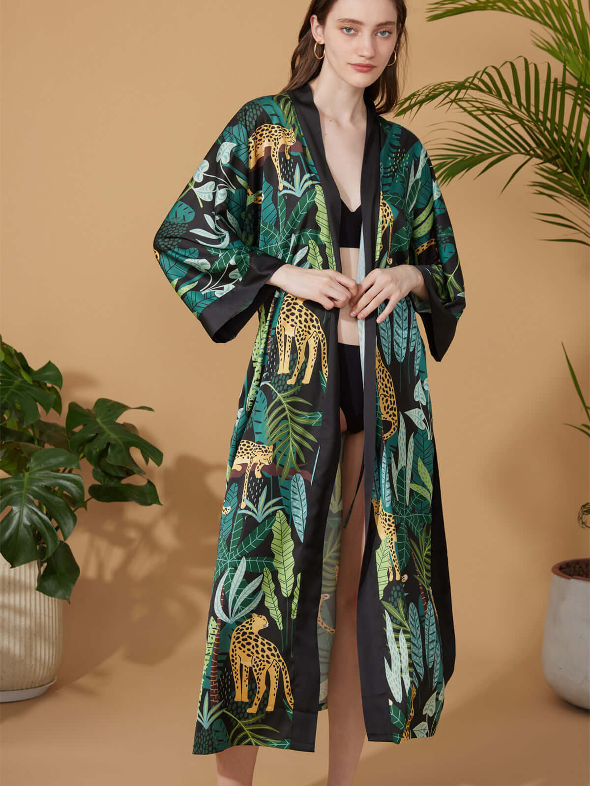 Kimono de leopardo negro