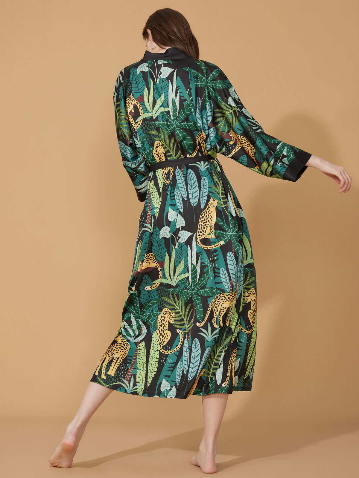 Kimono de leopardo negro