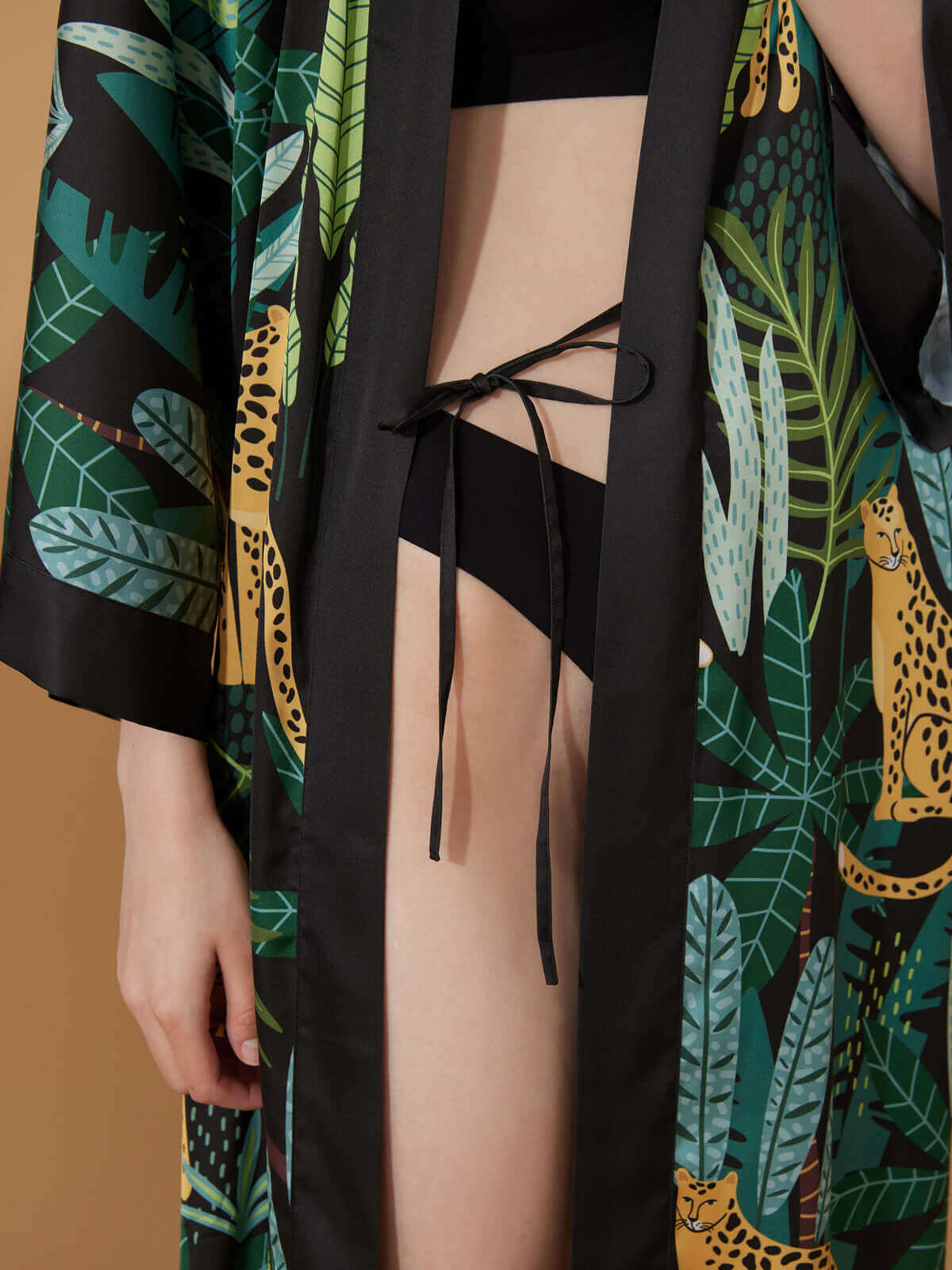 Kimono de leopardo negro