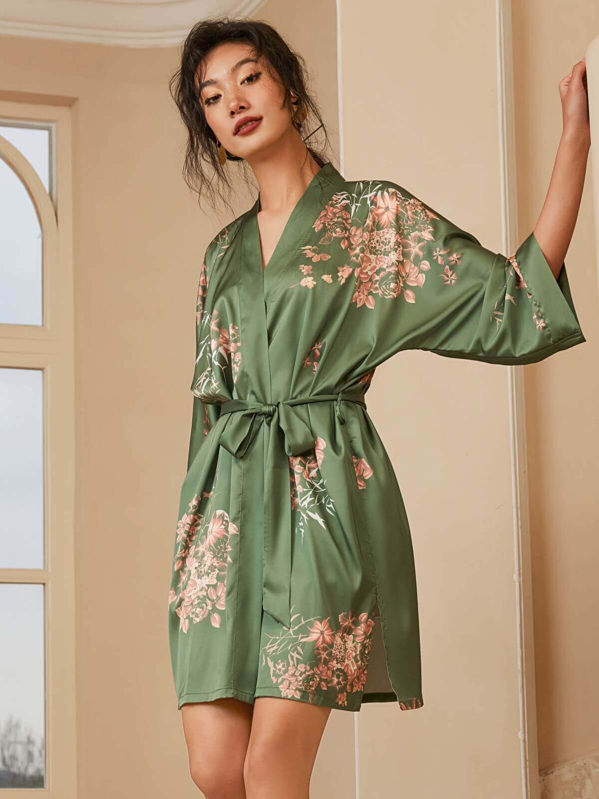 Bata kimono corta color oliva