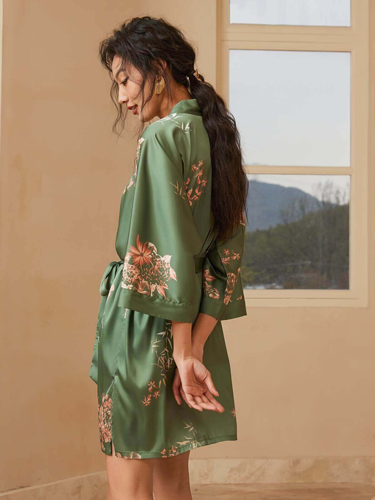 Bata kimono corta color oliva
