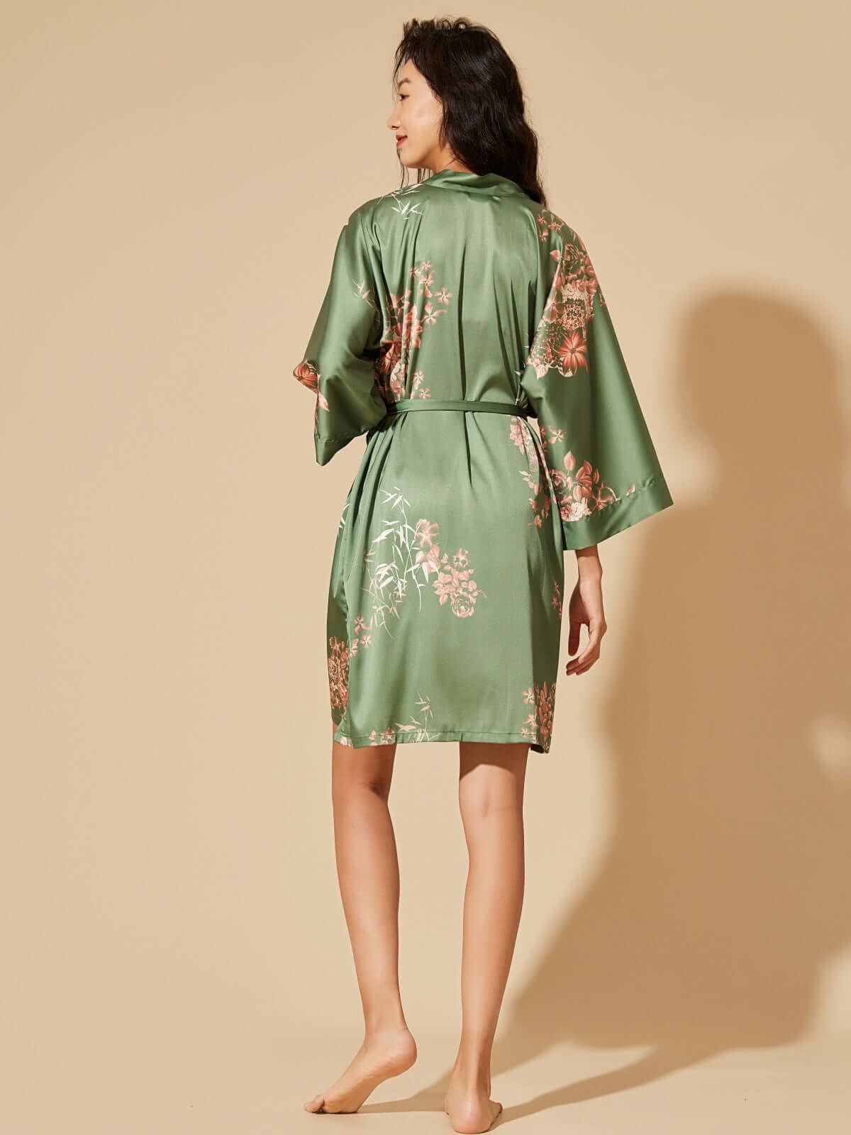 Bata kimono corta color oliva