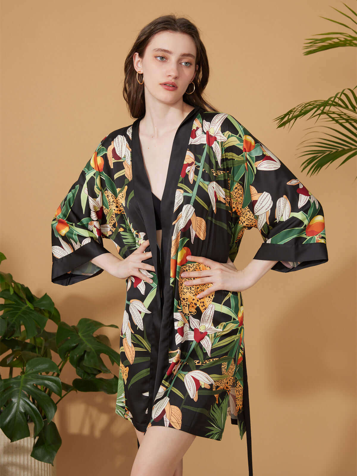 Kimono corto de leopardo negro