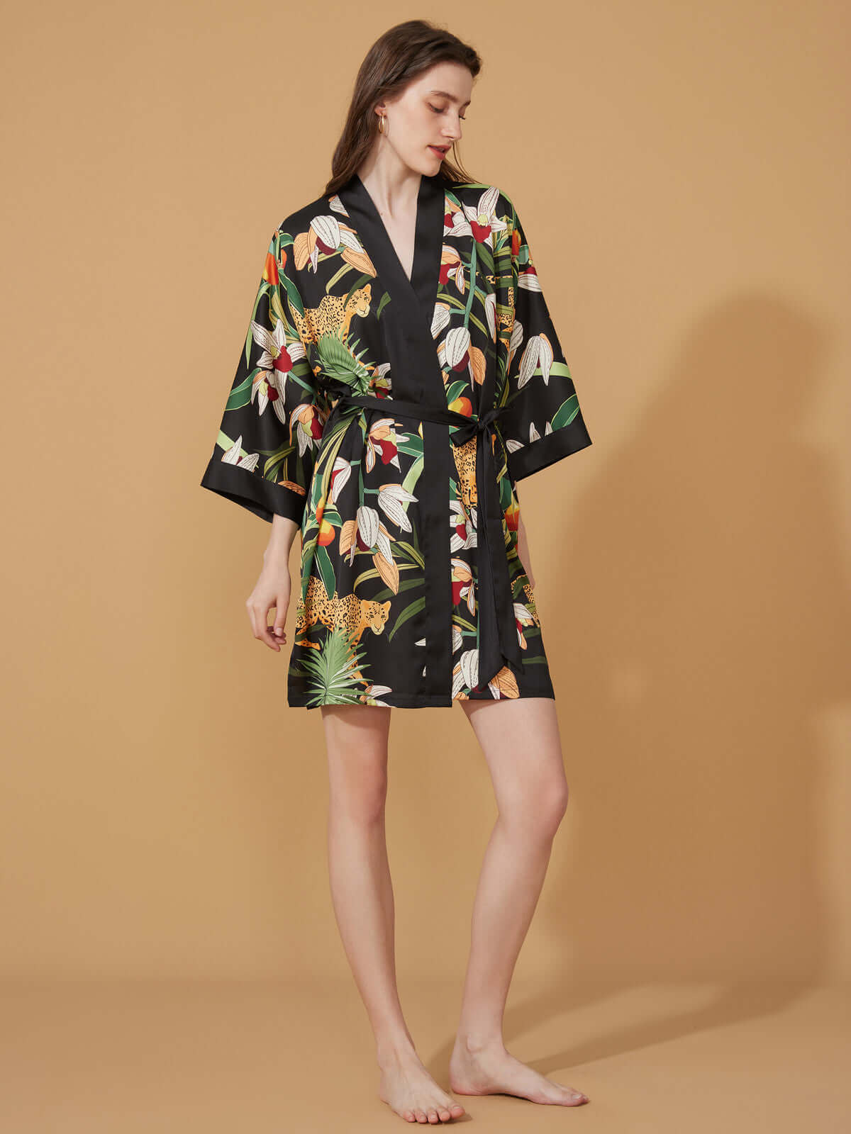 Kimono corto de leopardo negro